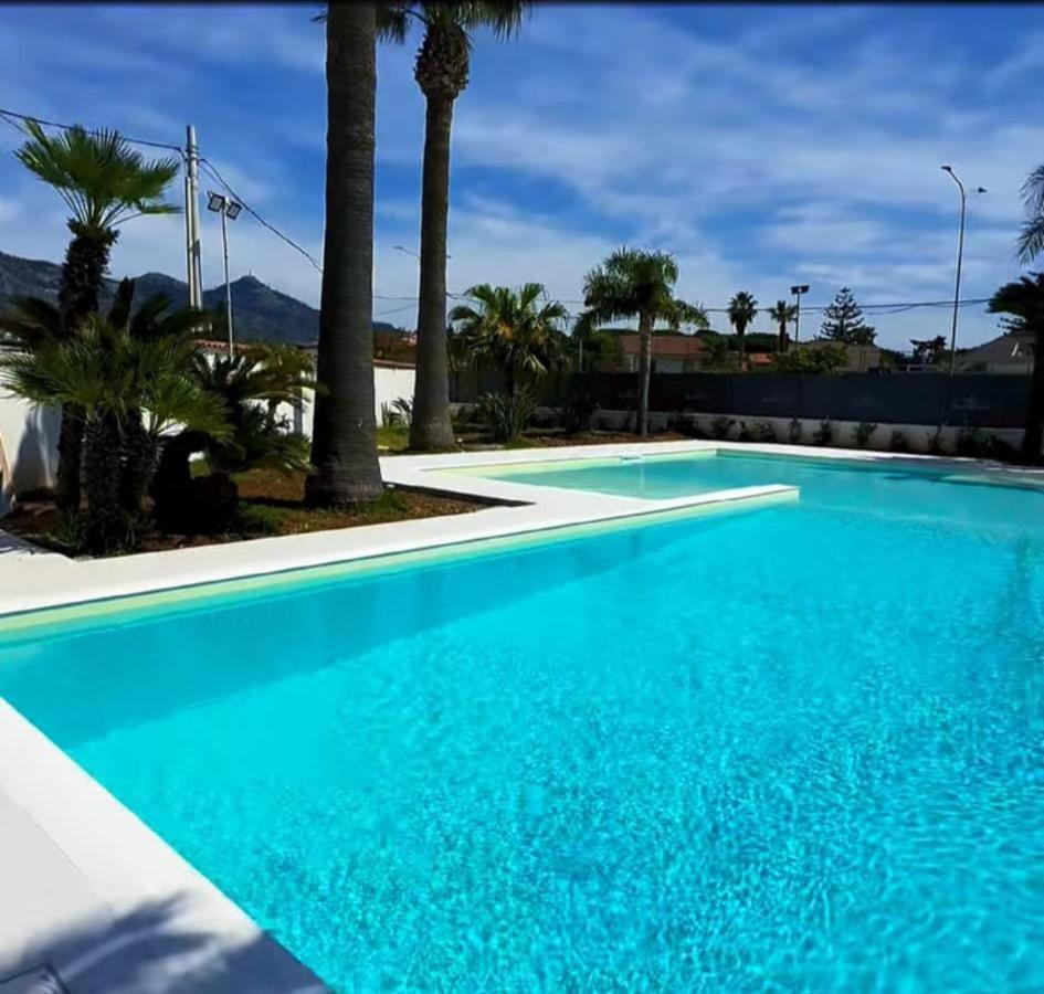 Villa Rosa Luxury Apartment Монделло Екстер'єр фото