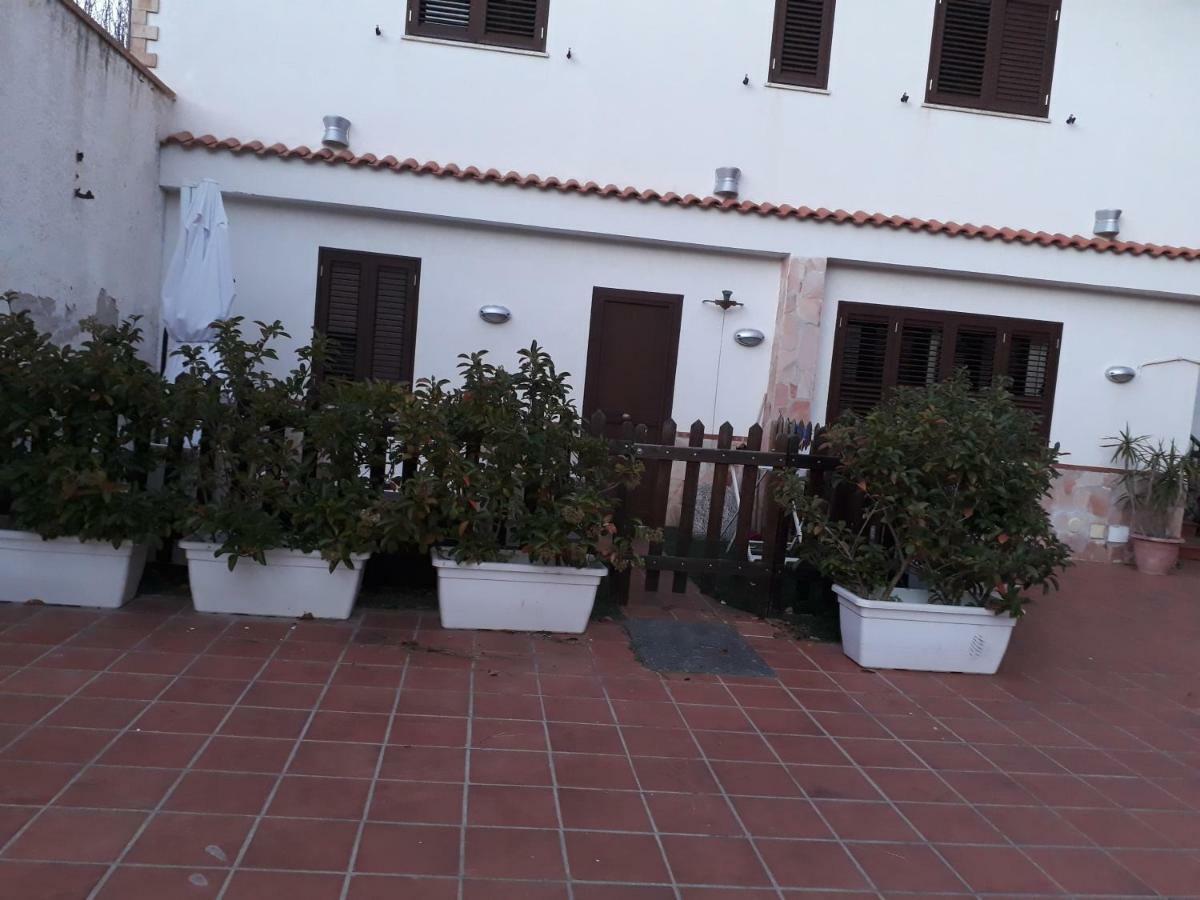 Villa Rosa Luxury Apartment Монделло Екстер'єр фото