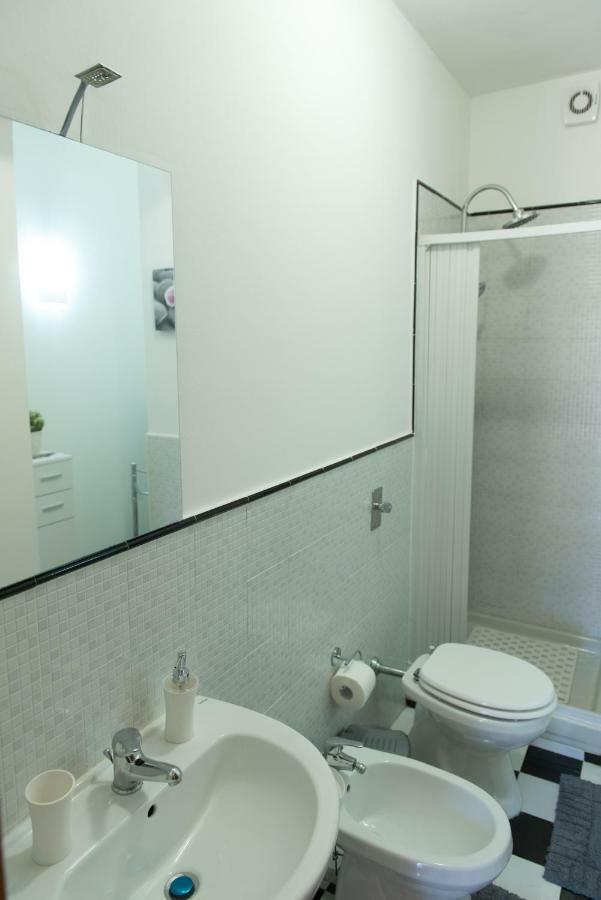 Villa Rosa Luxury Apartment Монделло Екстер'єр фото